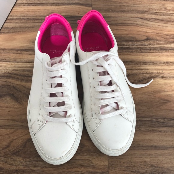 AUTHENTIC GIVENCHY SNEAKER - Picture 2 of 7